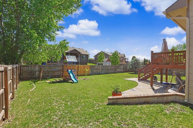 2113 N Walnut Creek Dr, Derby, KS 67037