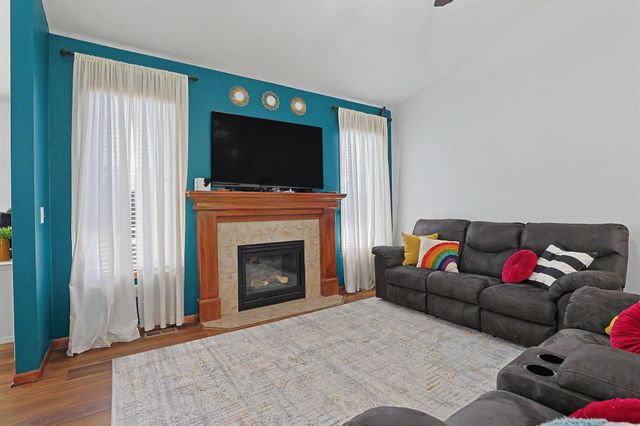 2113 N Walnut Creek Dr, Derby, KS 67037