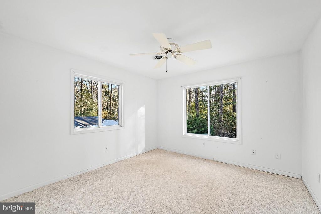 Image 27 of property listing at 29 PINEHURST RD, Ocean Pines, MD 21811