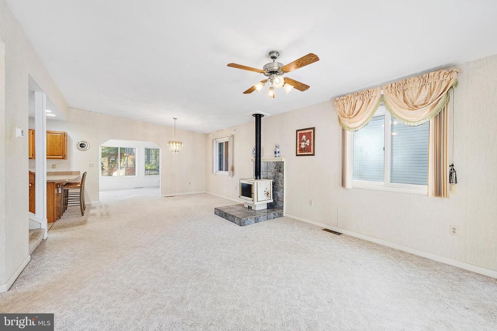 Image 6 of property listing at 29 PINEHURST RD, Ocean Pines, MD 21811