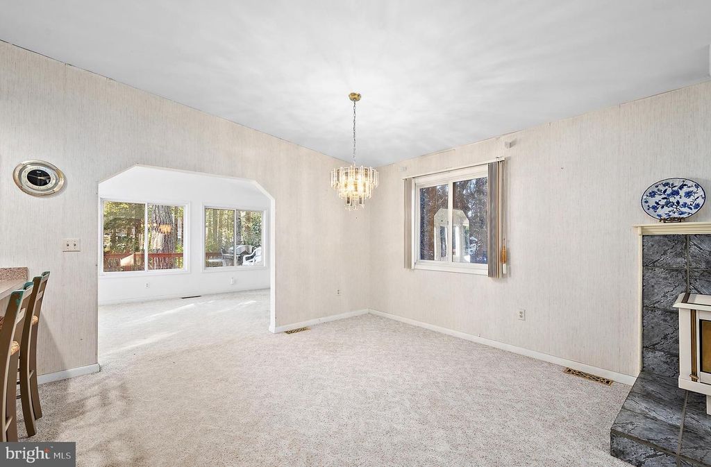 Image 9 of property listing at 29 PINEHURST RD, Ocean Pines, MD 21811