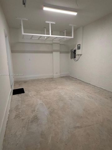 692 SE 13th Court, Homestead, FL 33034