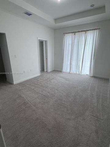692 SE 13th Court, Homestead, FL 33034