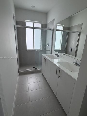 692 SE 13th Court, Homestead, FL 33034