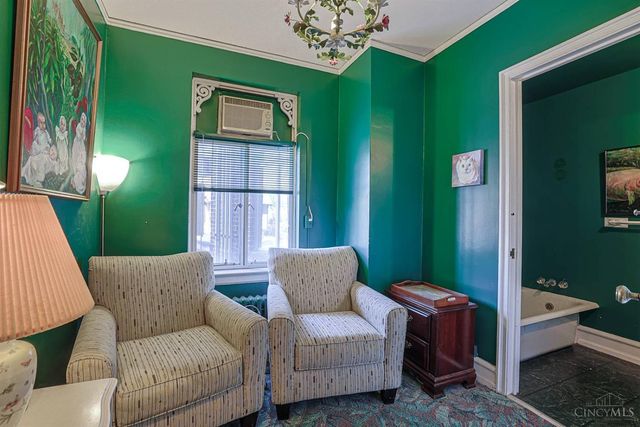 3900 Rose Hill Avenue, Cincinnati, OH 45229