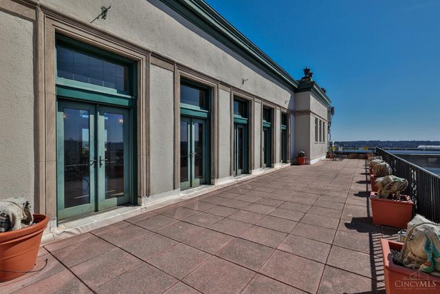 3900 Rose Hill Avenue, Cincinnati, OH 45229