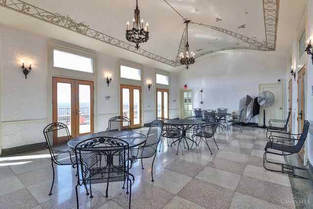 3900 Rose Hill Avenue, Cincinnati, OH 45229