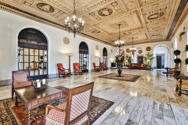 3900 Rose Hill Avenue, Cincinnati, OH 45229