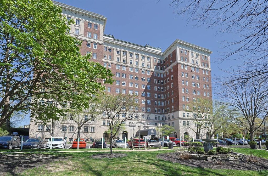 3900 Rose Hill Avenue, Cincinnati, OH 45229