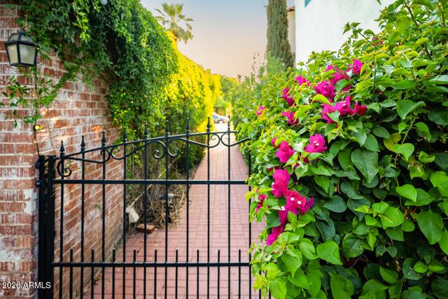2107 N 9TH Avenue, Phoenix, AZ 85007