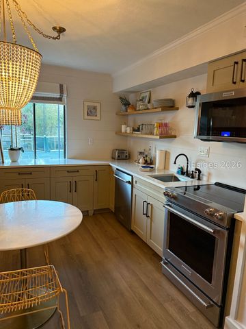 6 Woodward Ave Apt B4, Hilton Head Island, SC 29928