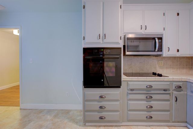 2126 Monticello Ave, Modesto, CA 95350