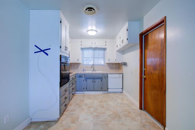 2126 Monticello Ave, Modesto, CA 95350