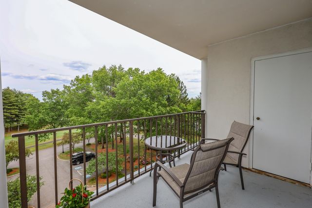 10 Mountain Laurels Dr Apt 408, Nashua, NH 03062