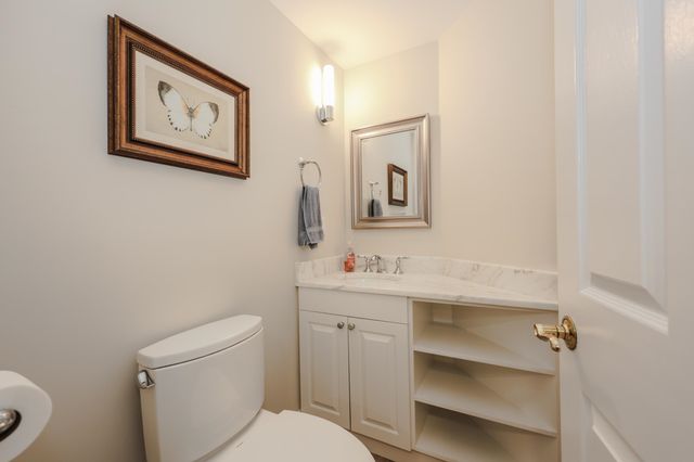 10 Mountain Laurels Dr Apt 408, Nashua, NH 03062
