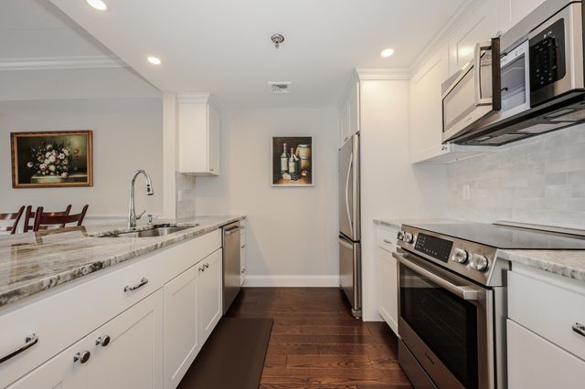 10 Mountain Laurels Dr Apt 408, Nashua, NH 03062