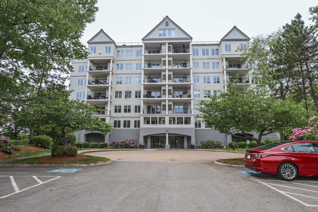 10 Mountain Laurels Dr Apt 408, Nashua, NH 03062