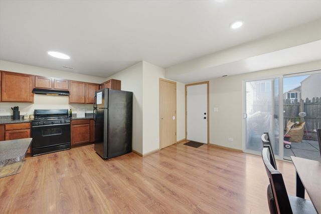 752 Four Seasons Boulevard 752, Aurora, IL 60504