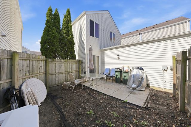 752 Four Seasons Boulevard 752, Aurora, IL 60504