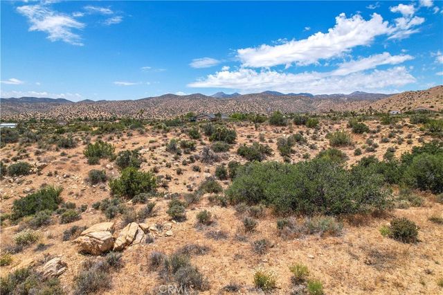 51098 Geronimo Trail, Pioneertown, CA 92286