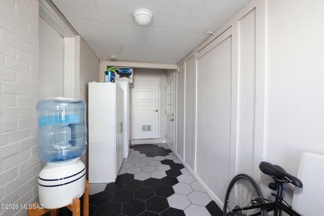 1909 E 8th Street, Tucson, AZ 85719