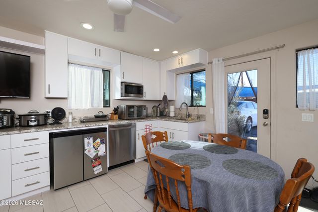 1909 E 8th Street, Tucson, AZ 85719