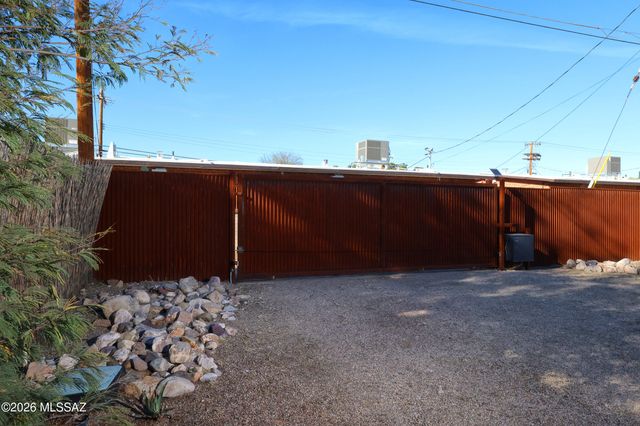 1909 E 8th Street, Tucson, AZ 85719