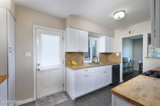 1909 E 8th Street, Tucson, AZ 85719