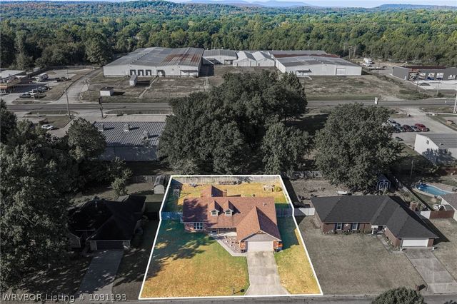 917 Fairview Lane, Greenwood, AR 72936