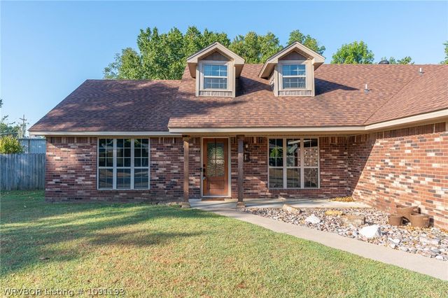 917 Fairview Lane, Greenwood, AR 72936