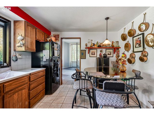 2330 Se PALOMA Dr, Gresham, OR 97080