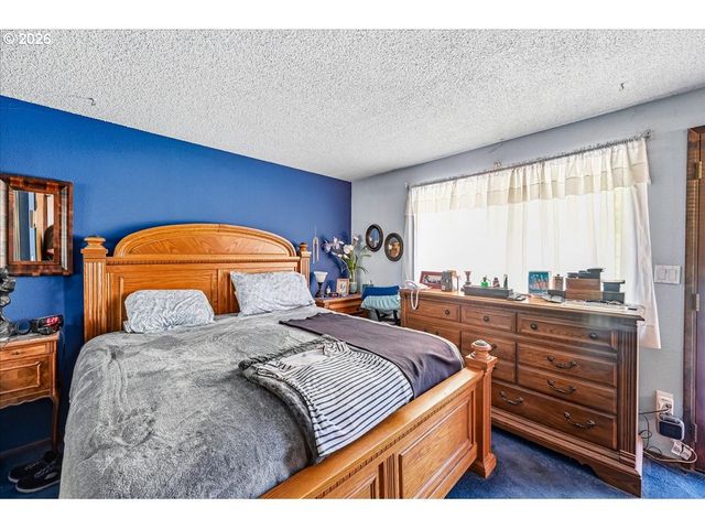 2330 Se PALOMA Dr, Gresham, OR 97080