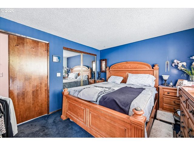 2330 Se PALOMA Dr, Gresham, OR 97080