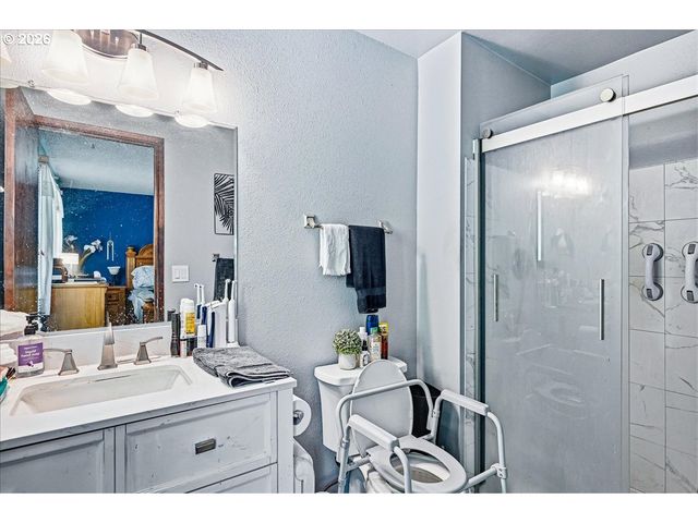 2330 Se PALOMA Dr, Gresham, OR 97080