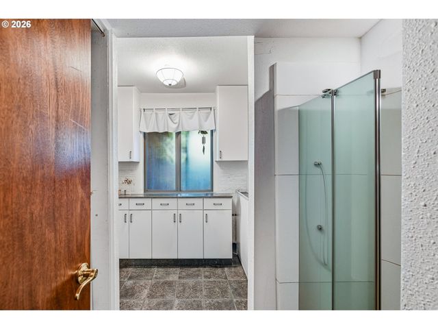 2330 Se PALOMA Dr, Gresham, OR 97080