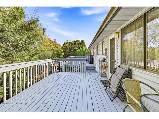 2330 Se PALOMA Dr, Gresham, OR 97080
