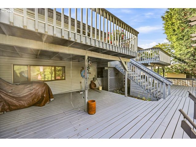 2330 Se PALOMA Dr, Gresham, OR 97080