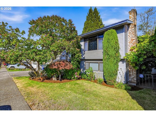 2330 Se PALOMA Dr, Gresham, OR 97080