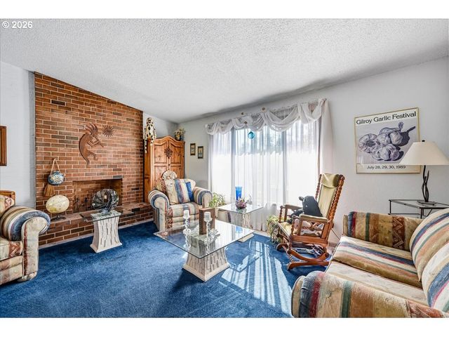 2330 Se PALOMA Dr, Gresham, OR 97080