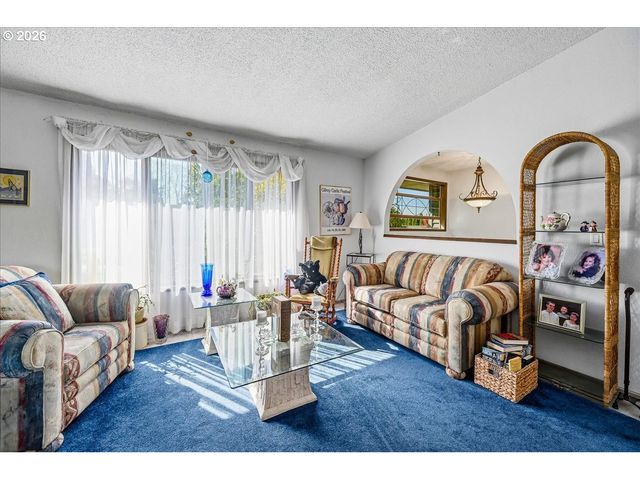 2330 Se PALOMA Dr, Gresham, OR 97080