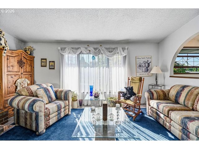 2330 Se PALOMA Dr, Gresham, OR 97080