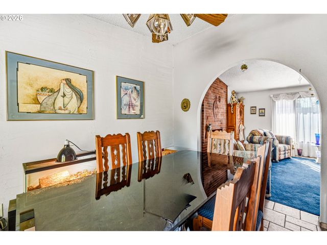 2330 Se PALOMA Dr, Gresham, OR 97080
