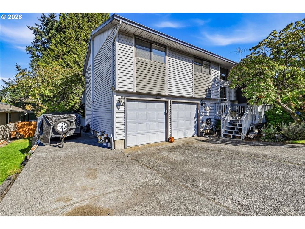 2330 Se PALOMA Dr, Gresham, OR 97080