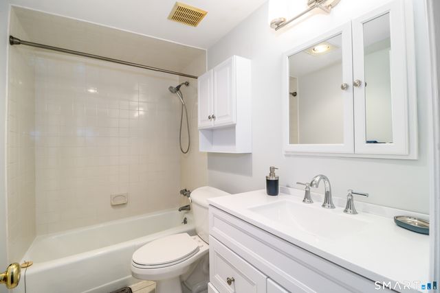 12 Hulls Highway 12, Fairfield, CT 06890