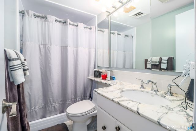 12 Hulls Highway 12, Fairfield, CT 06890