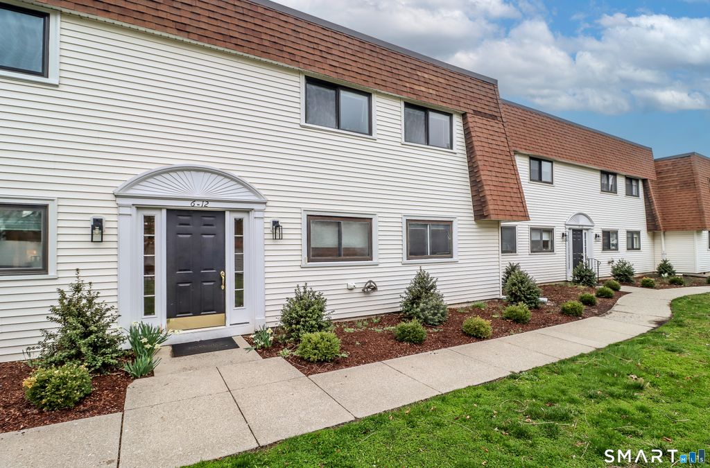 12 Hulls Highway 12, Fairfield, CT 06890