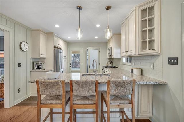 940 Oakdale Road, Canton, GA 30114