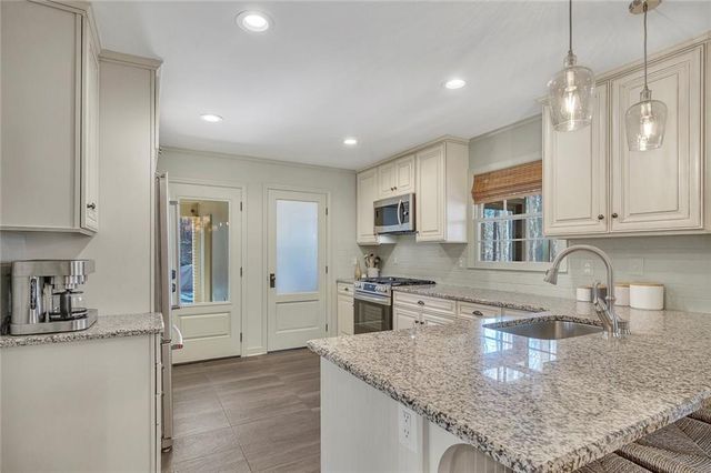 940 Oakdale Road, Canton, GA 30114