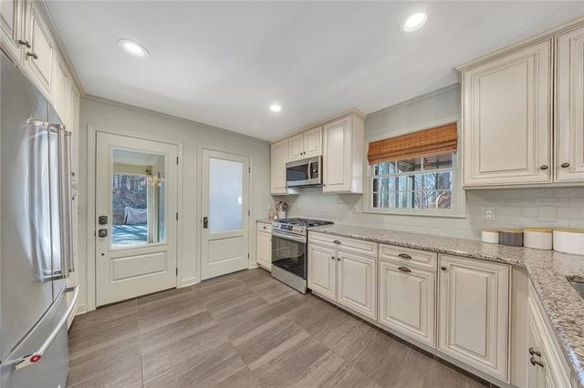 940 Oakdale Road, Canton, GA 30114