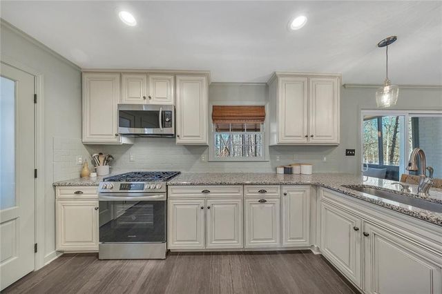 940 Oakdale Road, Canton, GA 30114